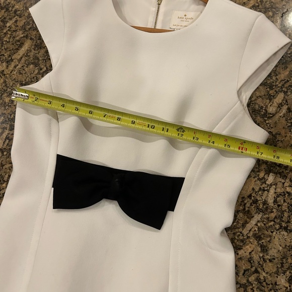 Kate Spade Stretch Crepe Bow Dress Size 6 White with Black Bow - Picture 13 of 16